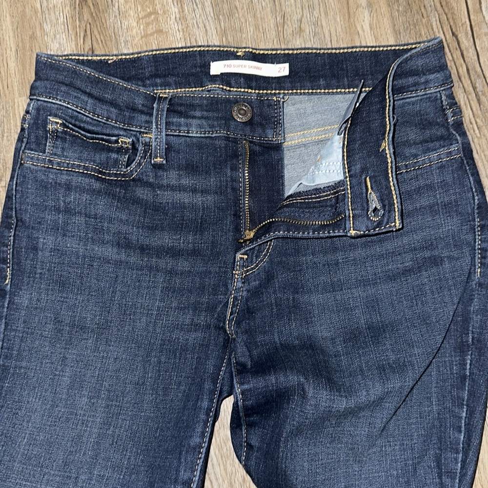 Levi’s 710 - Picture 4 of 13